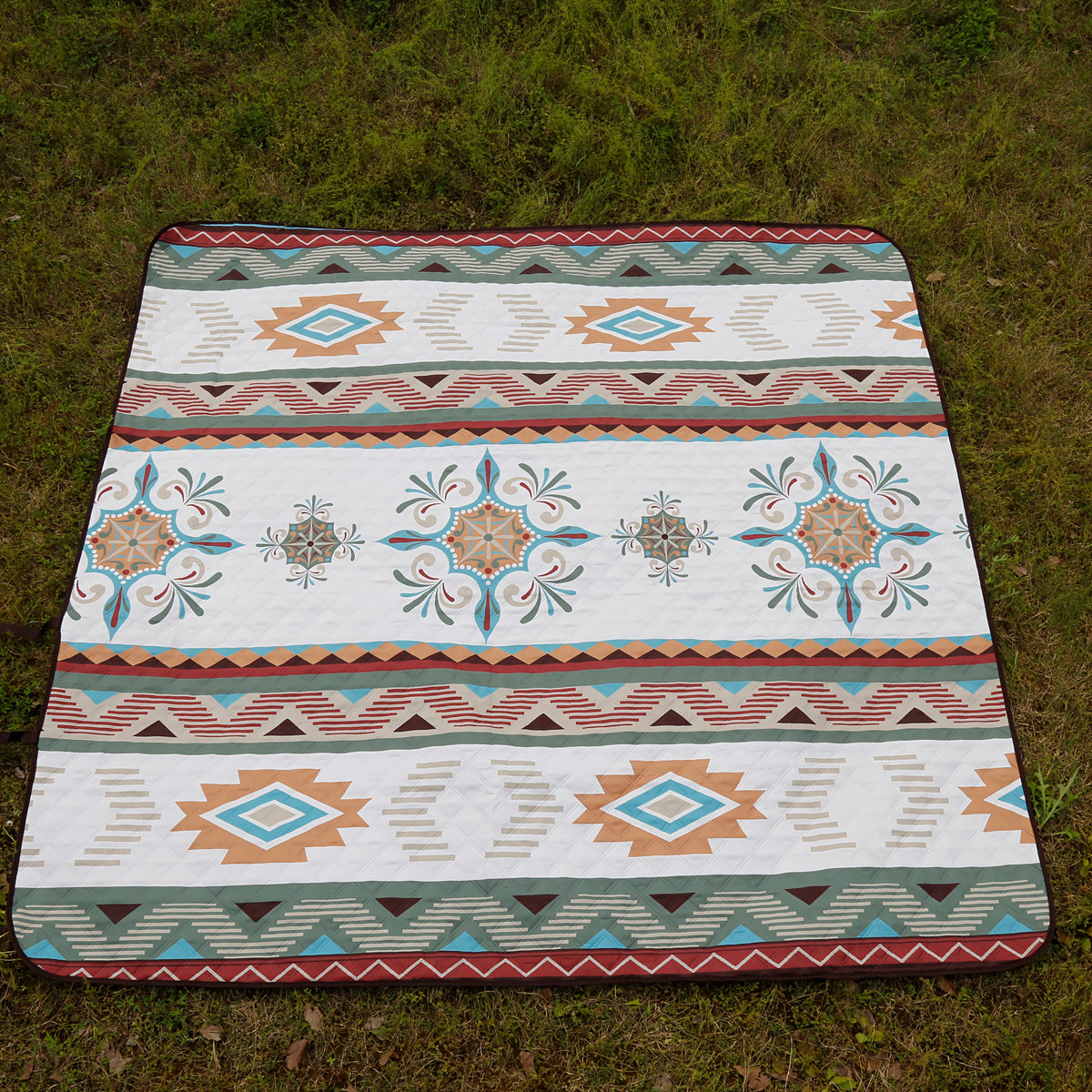 Portable Outdoor Picnic Blanket - A Lightweight and Durable Polyester Beach Mat with A Fashionable Geometric Design, Suitable for Camping, Barbecues, Hiking and Traveling, Camping Accessories, Camping Mat, Camping Floor Mat, Camping Accessories And